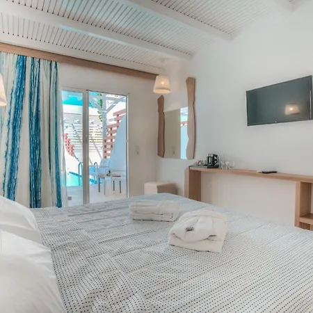 Aloe - Adults Only 4*