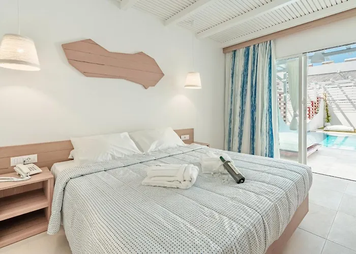 Aloe - Adults Only 4*